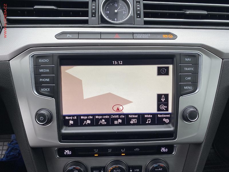 Volkswagen Passat (2015) 1.6TDi, DSG, LED - fotka 18 z 19