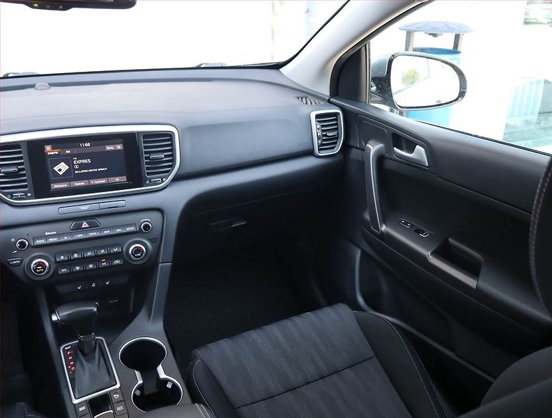 Kia Sportage (2020) 1.6 T-GDI, Automat, Serv.kniha - fotka 8 z 24
