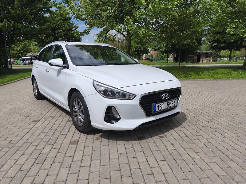 Hyundai i30 1.0 T -Gdi 88Kw Kombi - fotka 15 z 26