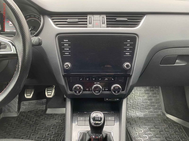 Škoda Octavia (2017) 2.0 TDI, RS, navi - fotka 12 z 17