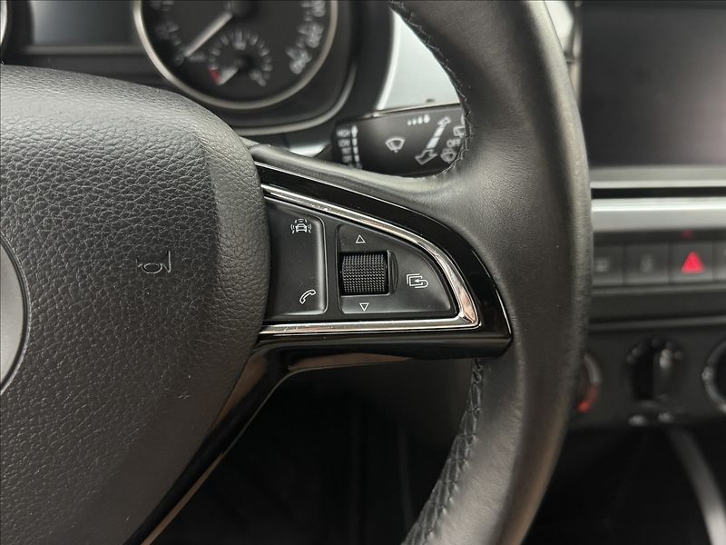 Škoda Fabia 1,2 81kW LED AC NAVI SENZORY - fotka 12 z 35