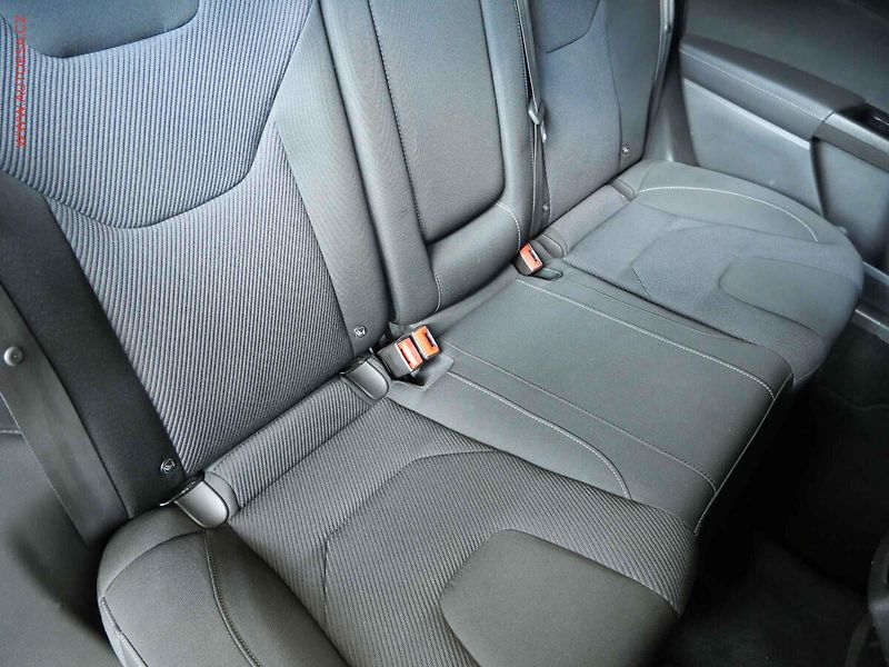 Ford Mondeo (2016) 2.0 TDCi, ČR, AT, LED - fotka 12 z 22
