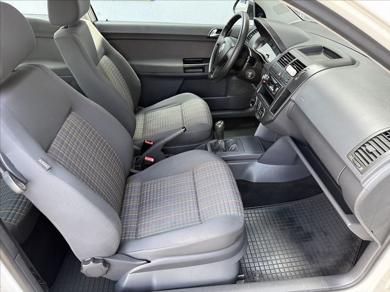 Volkswagen Polo 1,2 i klima,2x kola,nová STK - fotka 12 z 24