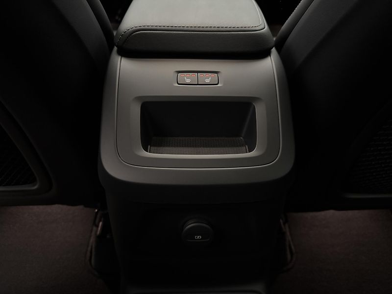 Volvo XC60 T8 AWD RECHARGE BRIGHT PLUS  - fotka 26 z 46