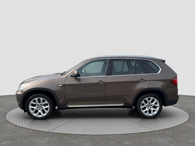 BMW X5 (2010) - fotka 4 z 28