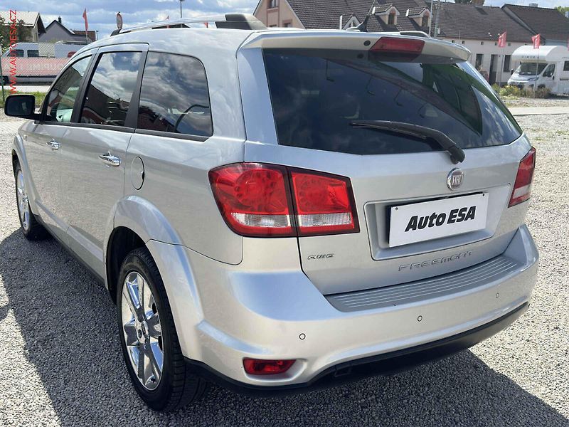 Fiat Freemont (2012) 2.0 M.Jet 4x4 7míst, AT - fotka 6 z 20