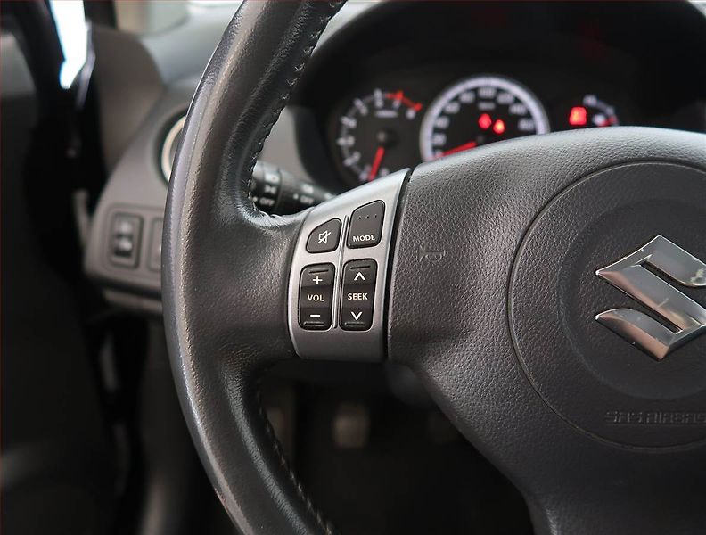 Suzuki Swift (2009) 1.3 i, 4X4, po STK, Tažné - fotka 14 z 16