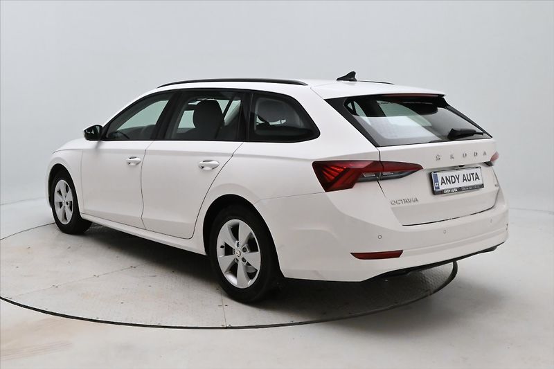 Škoda Octavia 2,0 TDI 110kW DSG Ambition 4x4 - fotka 7 z 30