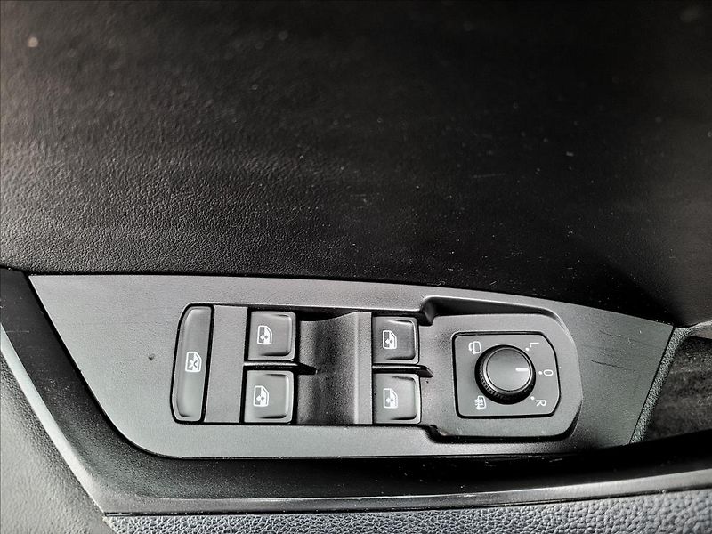Škoda Kodiaq 1,5 TSI,DSG,7míst,navi,výhřev - fotka 38 z 50