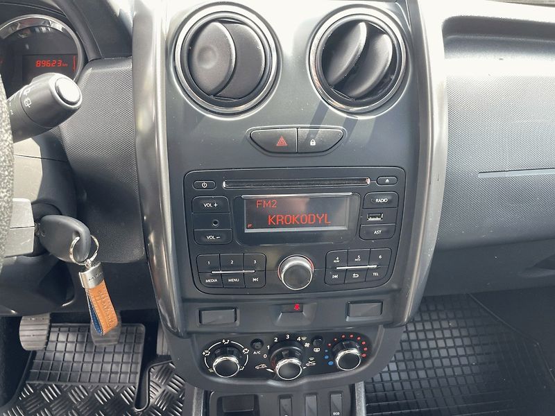 Dacia Duster (2015) 1.6, 84kW,Klima,ČR - fotka 15 z 26