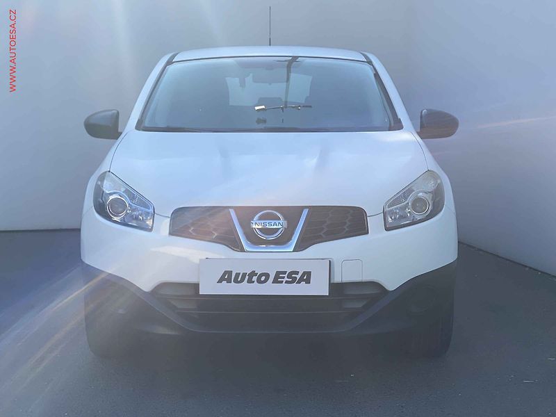 Nissan Qashqai (2010) 1.6, Visia, +kola - fotka 2 z 16