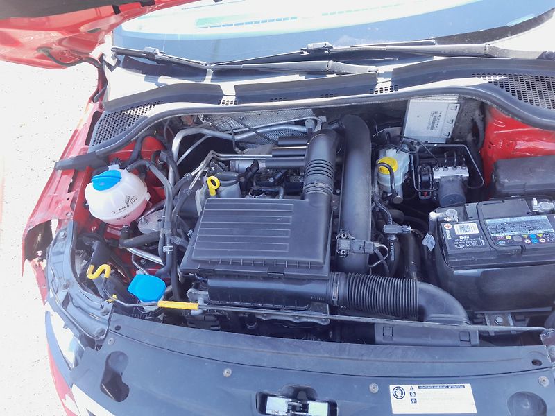Škoda Rapid (2016) 1.2 TSI serviska 2x klíč - fotka 8 z 16