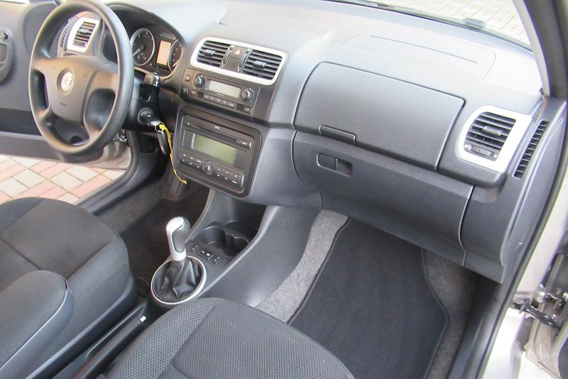 Škoda Roomster 1.4 TDi AUT. KLIMA SADA KOL - fotka 11 z 23