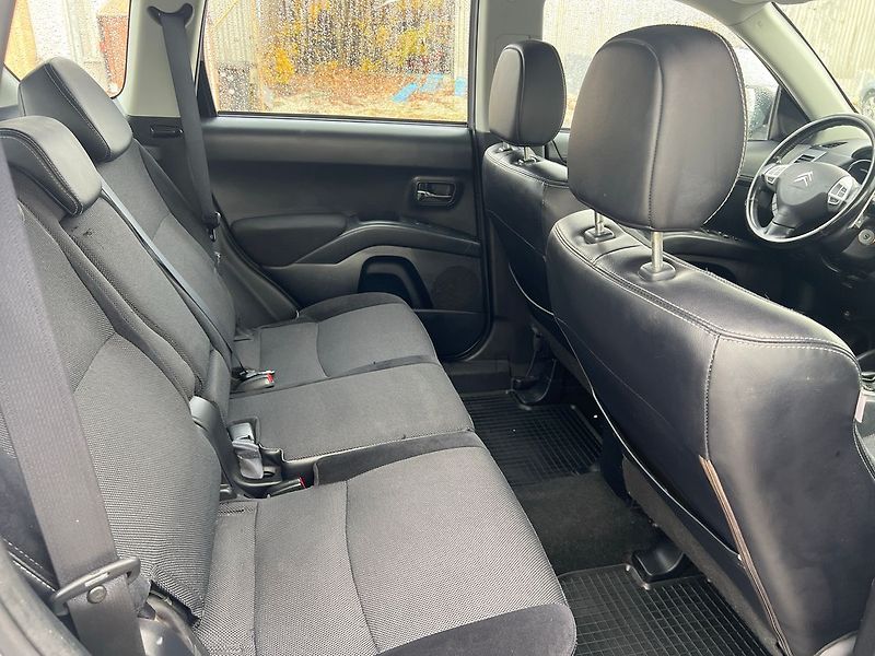 Citroën C-Crosser 2.2 HDi - fotka 10 z 15