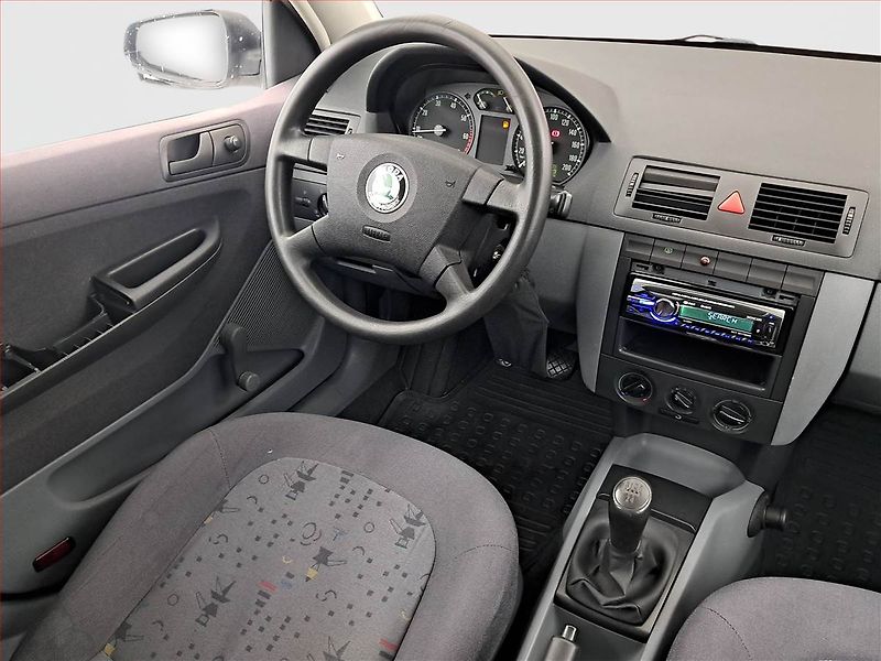 Škoda Fabia (2002) 1.2, po STK, zamluveno - fotka 7 z 13