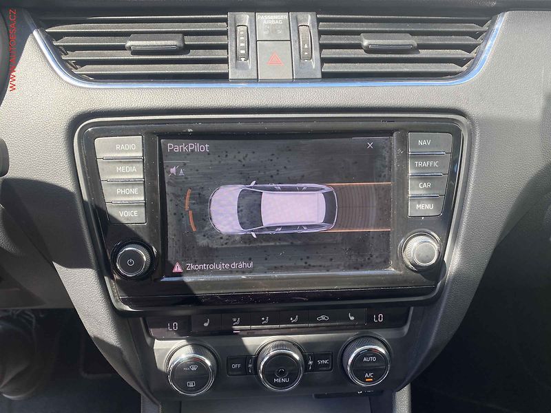 Škoda Octavia (2017) 1.4 TSi, Style, bixen, navi - fotka 16 z 17