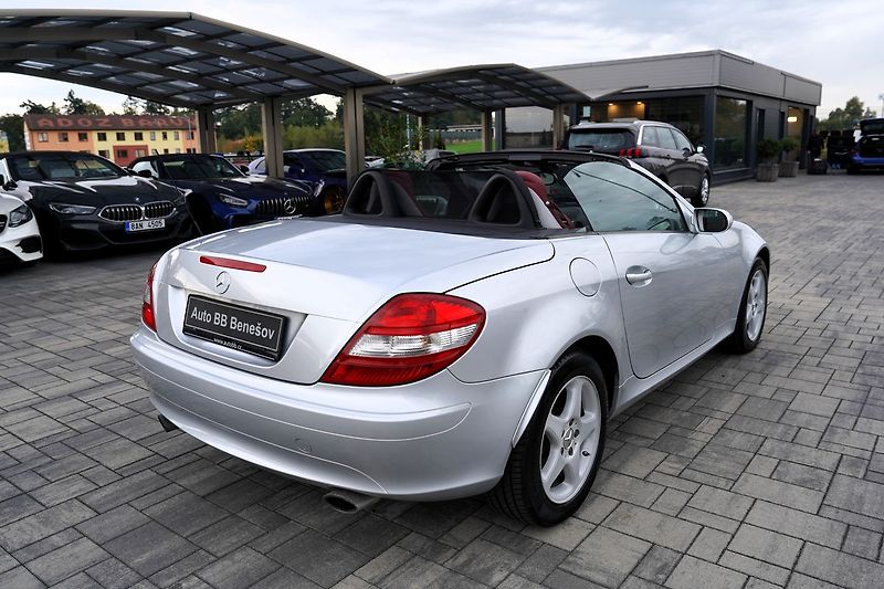Mercedes-Benz SLK 200/165PS/kůže/manuál - fotka 13 z 37
