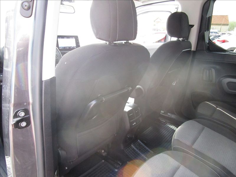 Toyota ProAce City Verso 1.5D-4D, 1. majitel - fotka 42 z 65