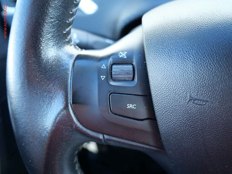 Peugeot 2008 (2017) 1.2 PT, ČR, Active - fotka 15 z 19