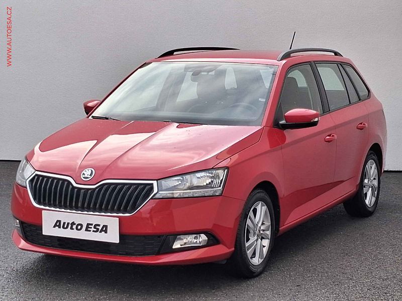 Škoda Fabia (2022) 1.0 TSi, 2.maj,ČR, Ambition - fotka 3 z 13