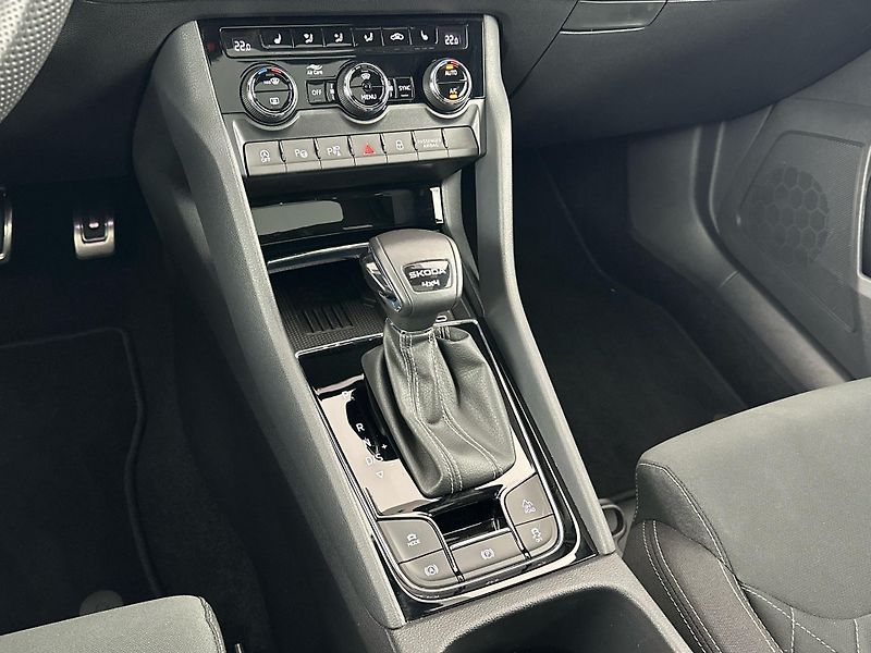 Škoda Karoq (2024) DSG 2.0TSI 140kW 4x4 SportLine - fotka 23 z 34