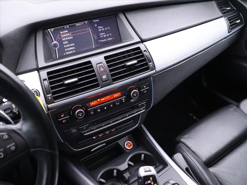 BMW X5 3,0 M50d 280kW Panorama - fotka 19 z 31