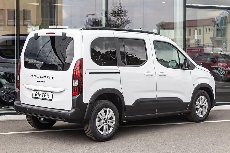 Peugeot Rifter (2026) 1,2   ALLURE PureTech 110 S&S - fotka 3 z 7
