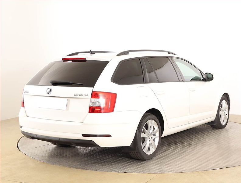 Škoda Octavia (2018) 1.6 TDI, Navi, Tempomat - fotka 5 z 18