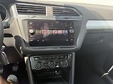 Volkswagen Tiguan (2019) 1.5 TSI 110kW ser. historie - náhled 22