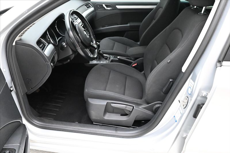 Škoda Superb 2,0 TDI 103 kW Ambition Servis - fotka 13 z 28