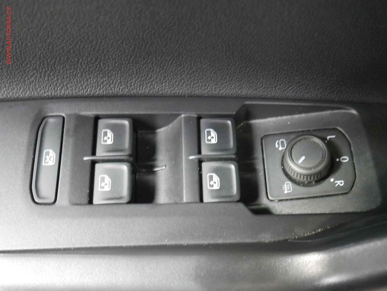 Volkswagen Taigo (2023) 1.0TSI, ČR, servis.kniha - fotka 18 z 19