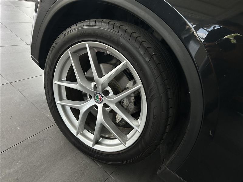Alfa Romeo Stelvio 2,2   JTD 132kW,AUTOMAT,SERVIS - fotka 29 z 30