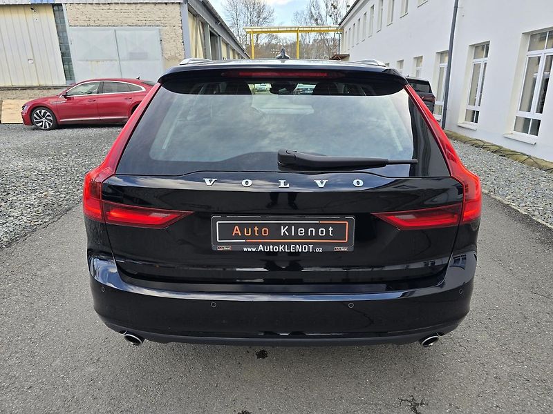 Volvo V90 D4 2,0 140kW 4x4 DPH MOMENTUM - fotka 6 z 45