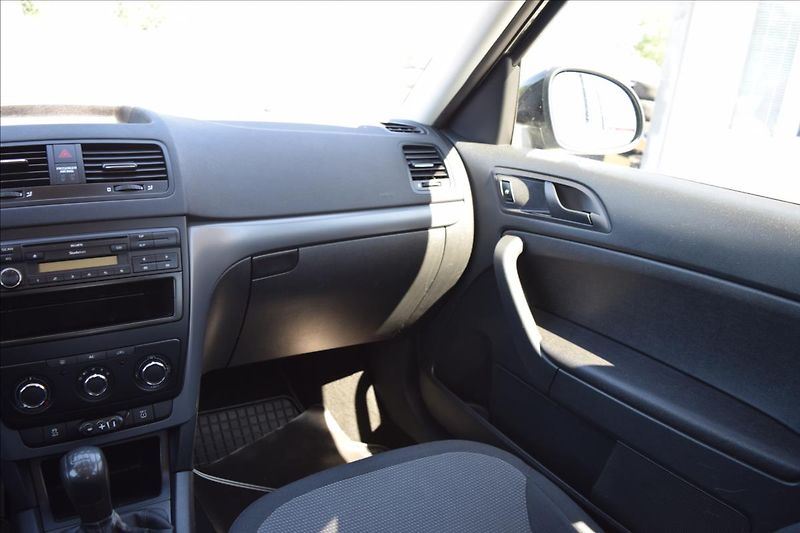 Škoda Yeti 1,2 TSI 77KW NÍZKÉ KM TAŽNÉ - fotka 32 z 47