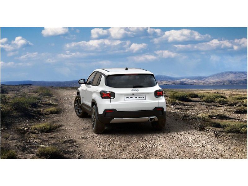 Jeep Avenger (2026) 1.2 T e-Hybrid AT 110k Summit - fotka 2 z 8