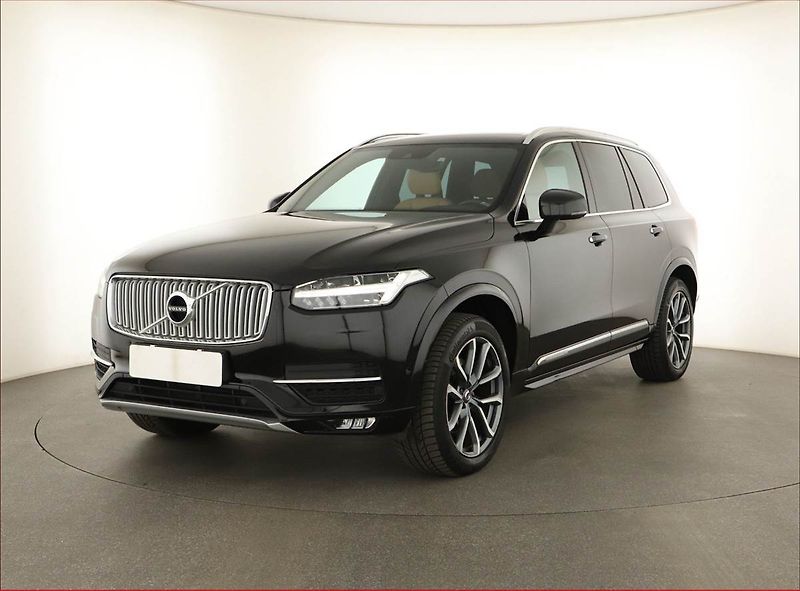 Volvo XC90 (2017) D5 AWD, 4X4, Automat - fotka 2 z 18