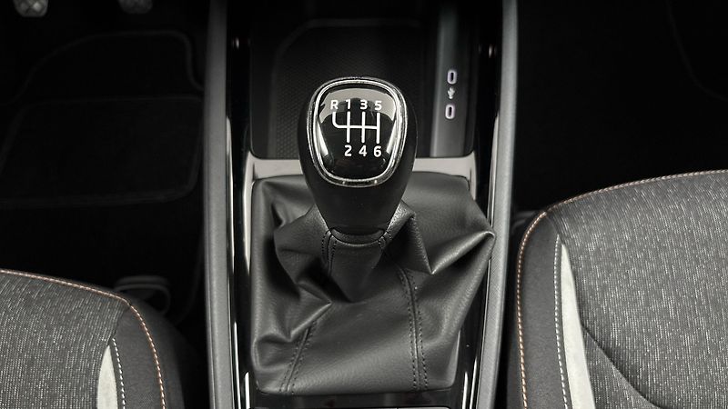Škoda Scala 1.0 TSI Style - fotka 23 z 26