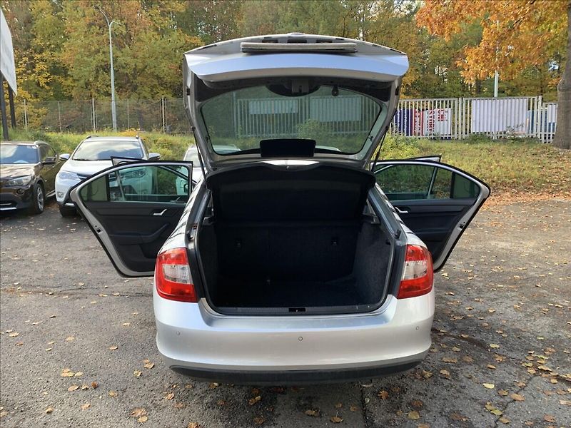 Škoda Rapid 1,2 TSI 77KW ČR,1.MAJITEL - fotka 16 z 17