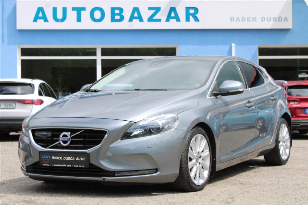 Volvo V40 2,0 D2  AUTOMAT,VÝHŘEVY