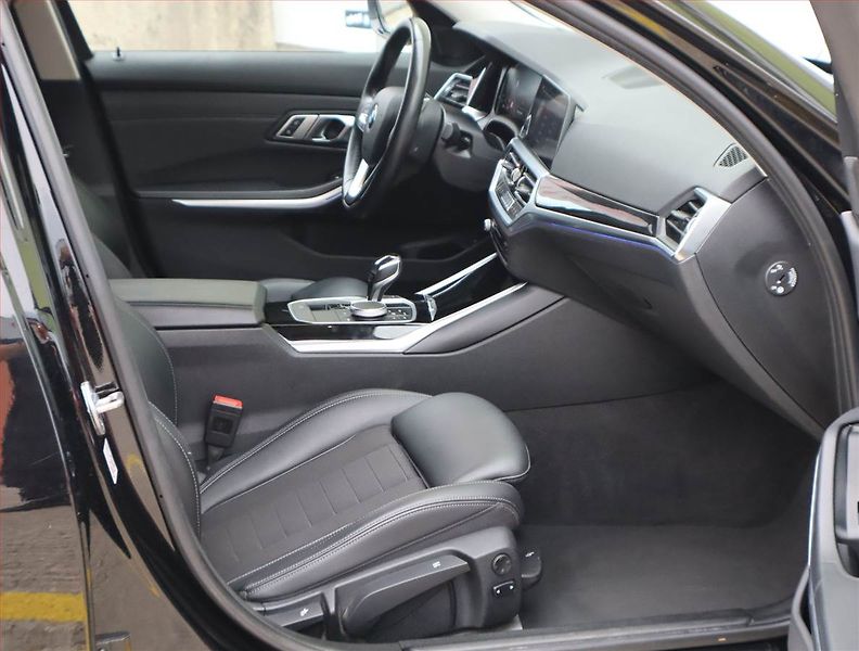 BMW Řada 3 (2020) 330 d xDrive, 4X4, Automat - fotka 9 z 18
