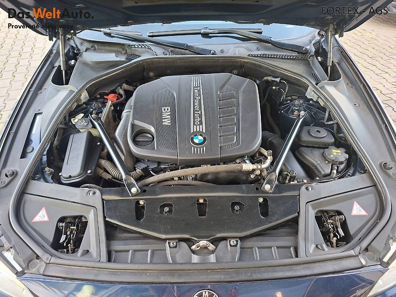 BMW Řada 5 (2015) 535D XDRIVE,230kW - fotka 31 z 33