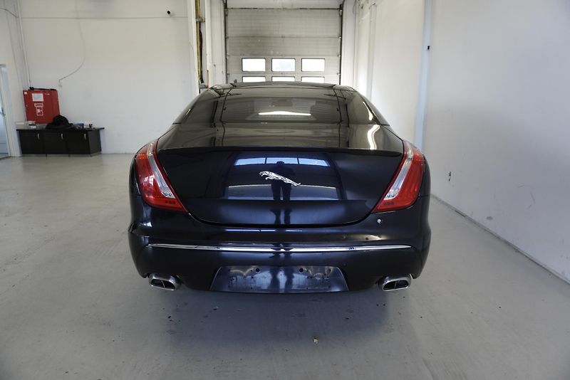 Jaguar XJ (2012) XJ  3,0D V6 AUTOMAT - fotka 6 z 39
