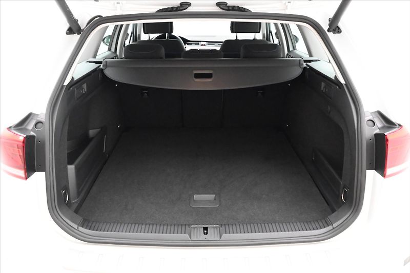 Volkswagen Passat 1,4 GTE 160 kW DSG Záruka až 5 - fotka 10 z 35