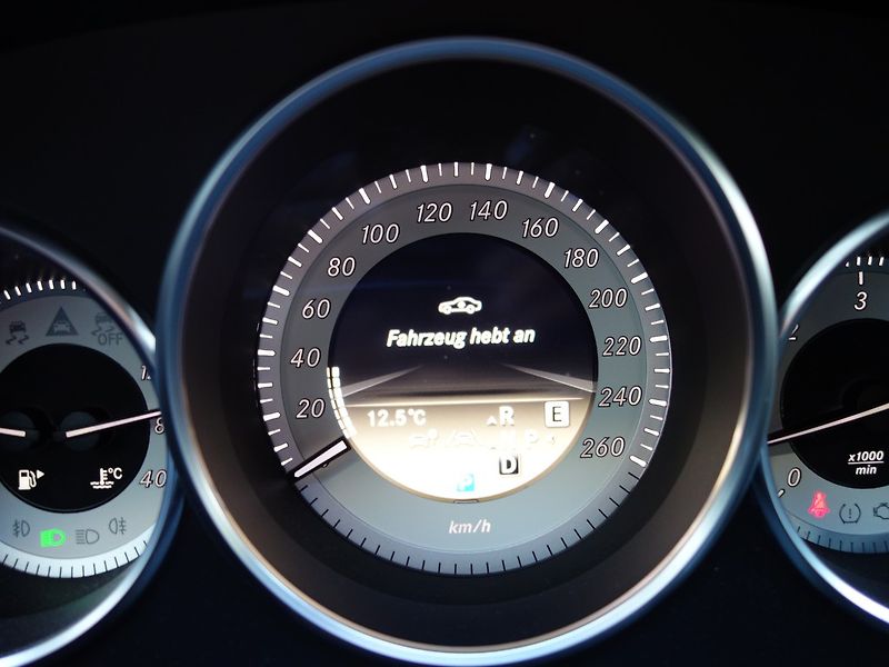 Mercedes-Benz CLS (2012) 350D*4M*AMG*195KW*TOP-VÝB*CZ!! - fotka 35 z 48