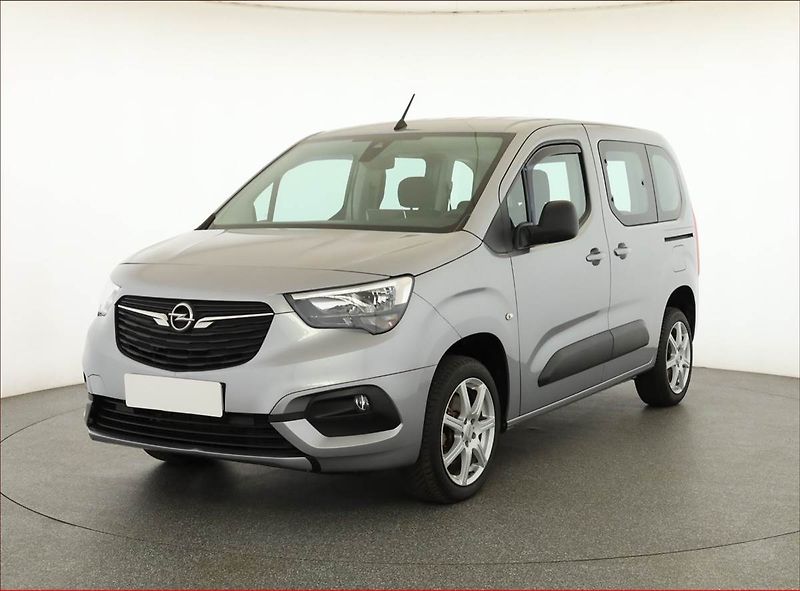 Opel Combo (2023) Edition 1.2 Turbo, 5Míst, ČR - fotka 2 z 18