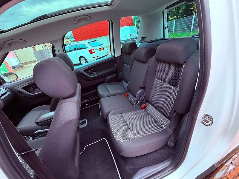 Škoda Roomster 1.2 TSi Scout, Pano, Serviska - fotka 11 z 23
