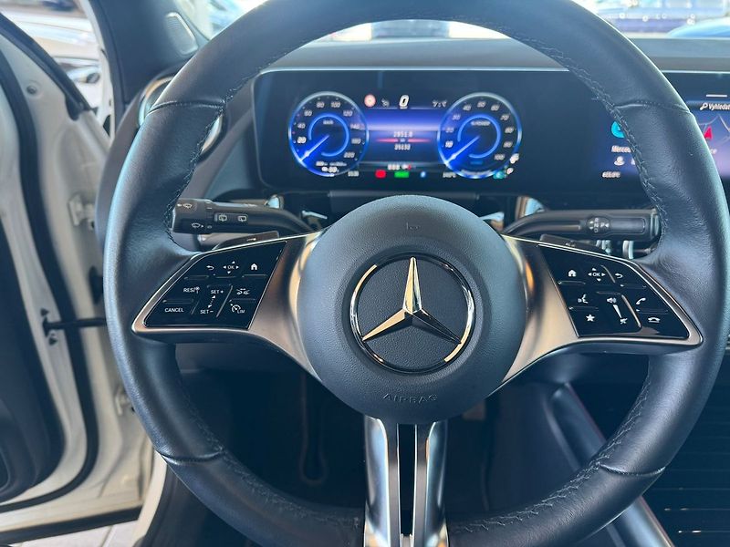 Mercedes-Benz EQA 250+ - fotka 14 z 20