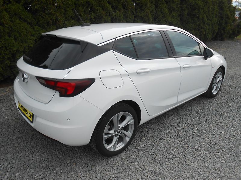 Opel Astra 1.2,KAMERA,NAVI,62TKm - fotka 9 z 38