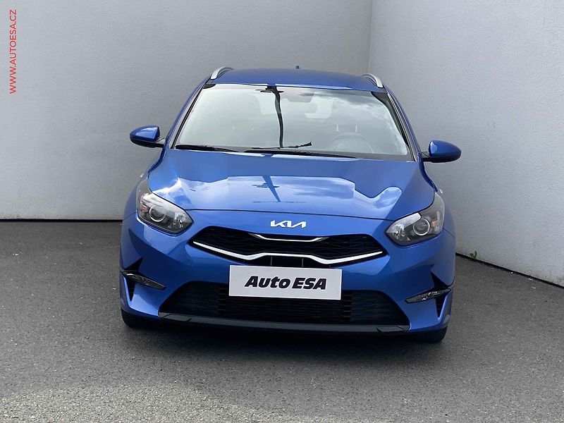 Kia Ceed (2023) 1.5 T-GDi, ČR, Spin, AT - fotka 2 z 18