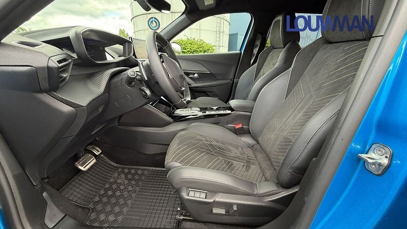Peugeot 2008 GT 1.2PT - fotka 18 z 30